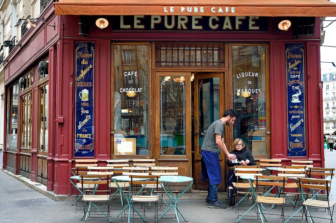 France, Paris, Le Pure Cafe rue Jean Mace
