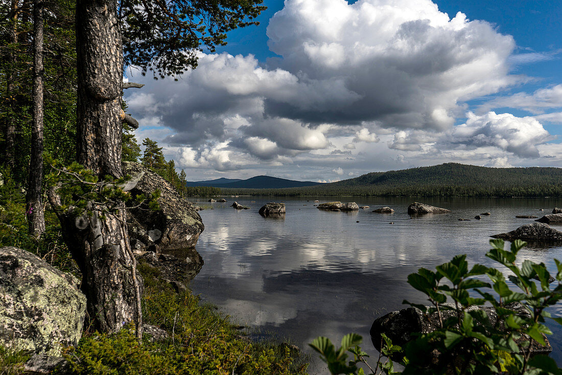 Blick über den See Fatjassjön, Boden, Norrbottens Län, Schweden