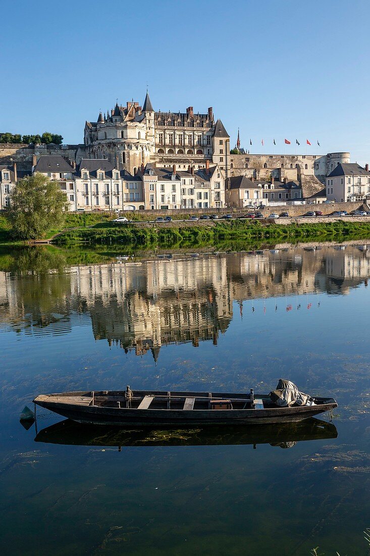 Frankreich, Indre et Loire, Loiretal, von der UNESCO zum Weltkulturerbe erklärt, Amboise, Schloss Amboise, Schloss Amboise aus Theile d'Or über der Loire