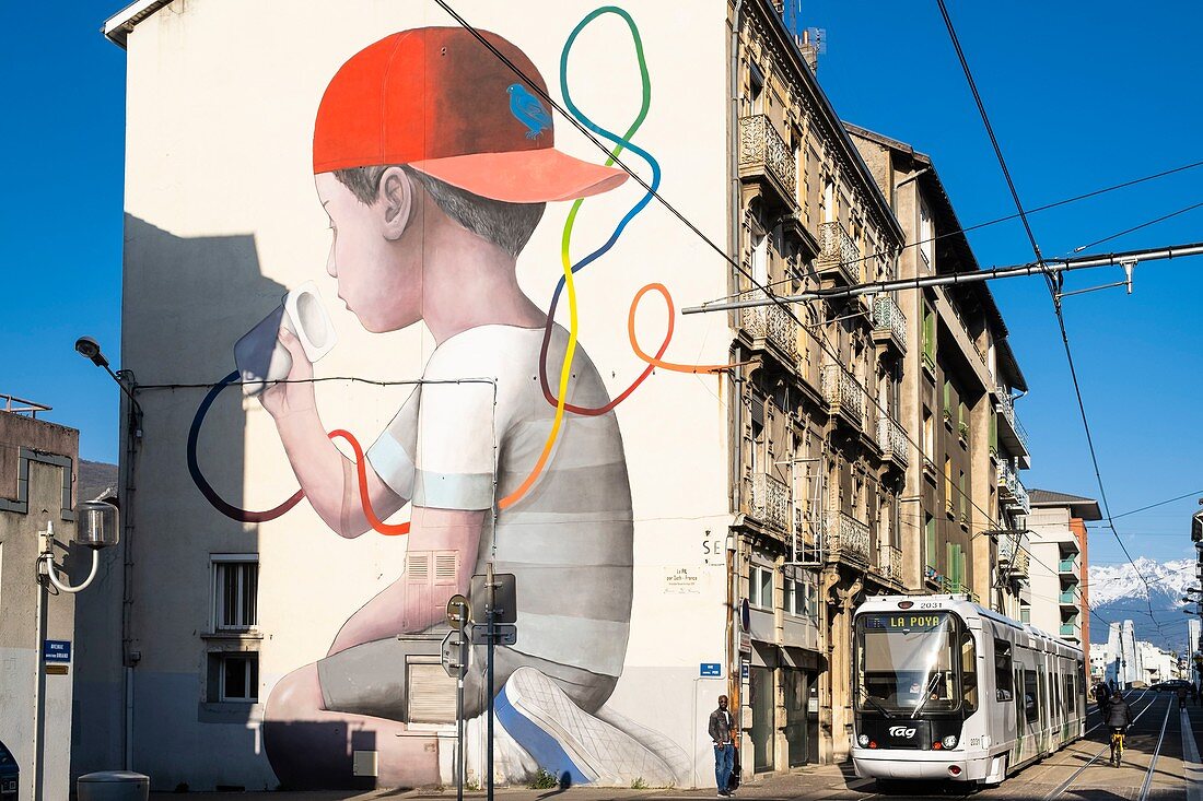 France, Isere, Fontaine, avenue Aristide Briand, The Wire by the French artist Julien Malland, also called Seth, fresco created during the Grenoble Street-Art Fest