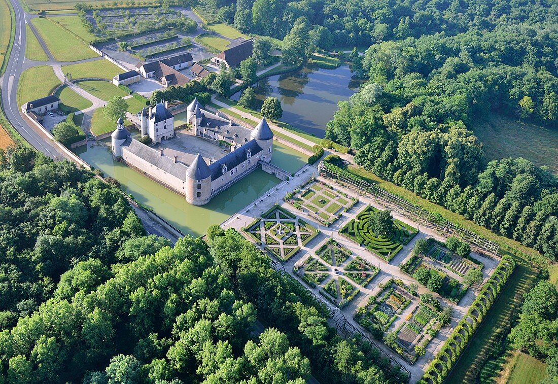 France, Loiret, Chilleurs aux Bois, Castle Chamerolles, Compulsory mention: Chateau de Chamerolles, owned by the department of Loiret (aerial view)