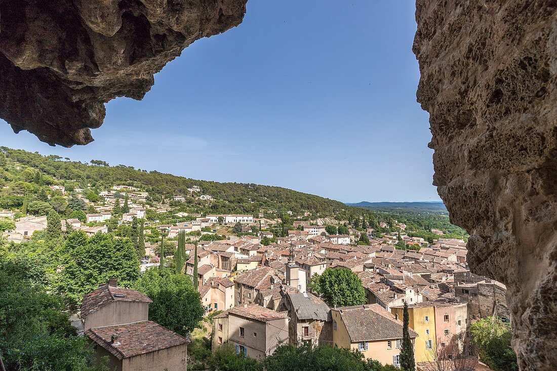 France, Var, Green Provence, Cotignac, the village since the caves of the cliff of tuff