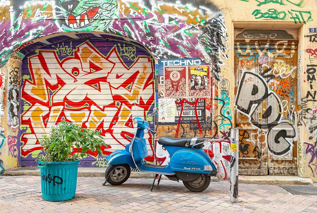 France, Bouches du Rhone, Marseille, Cours Julien, Rue Pastoret, scooter and street art