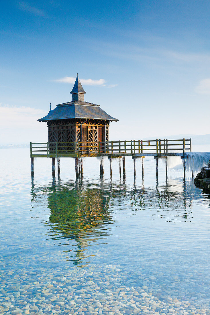 Pavillon des bains at Lac de Neuchatel in winter, Neuenburg, Switzerland, Europe