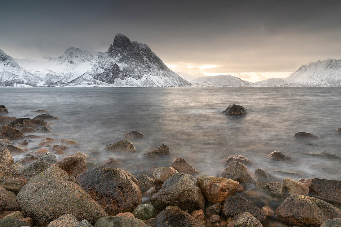 Snow covered mountains near to Stonglandseidet on the island of Senja, Troms og Finnmark, Norway, Scandinavia, Europe