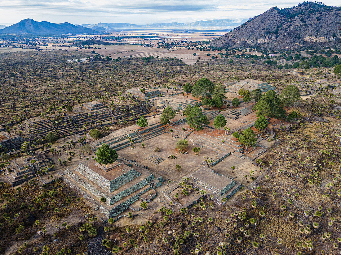 Luftaufnahme der mesoamerikanischen archäologischen Stätte von Cantona, Puebla, Mexiko, Nordamerika