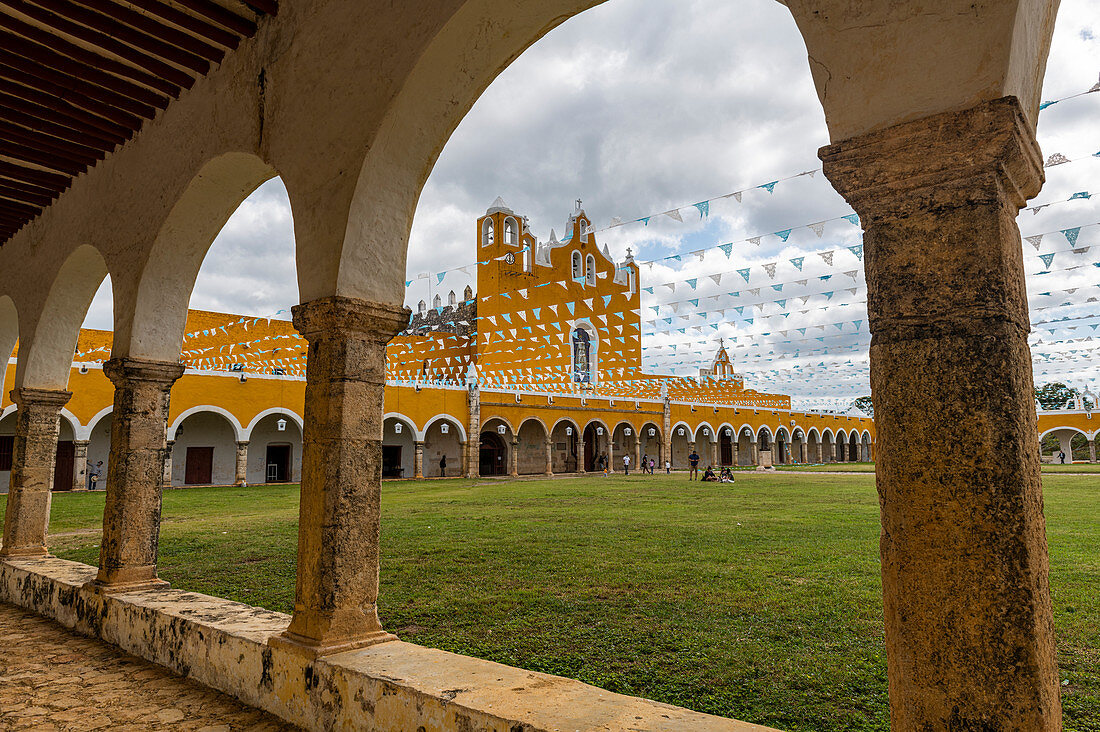 Convento de San Antonio, Izamal, the yellow city, Yucatan, Mexico, North America