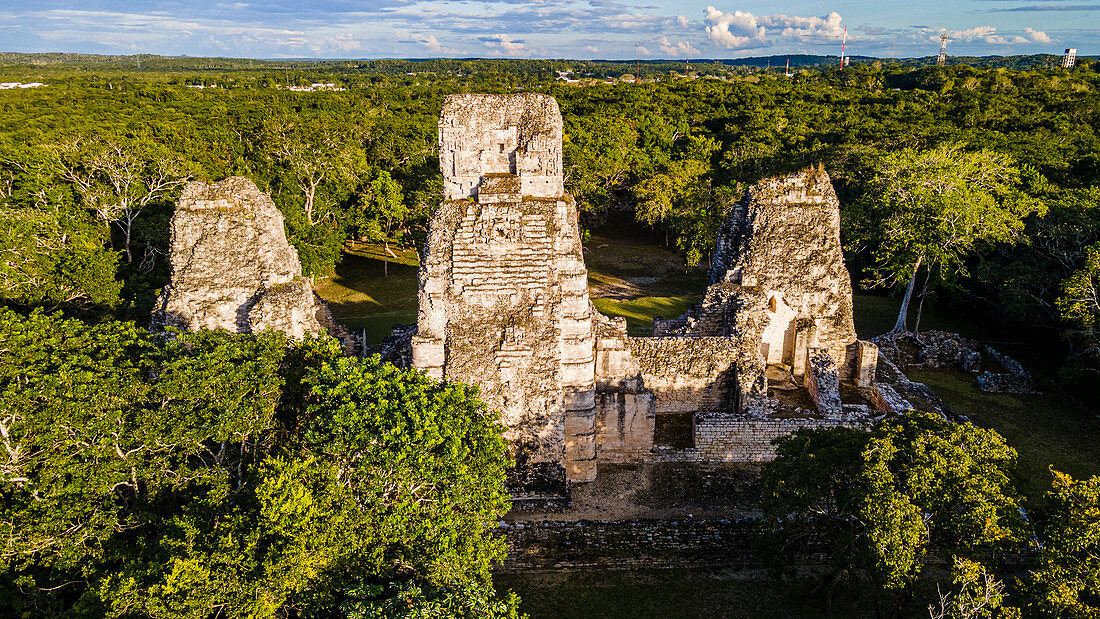 Luftaufnahme der Maya-Ruinen von Xpujil, Campeche, Mexiko, Nordamerika