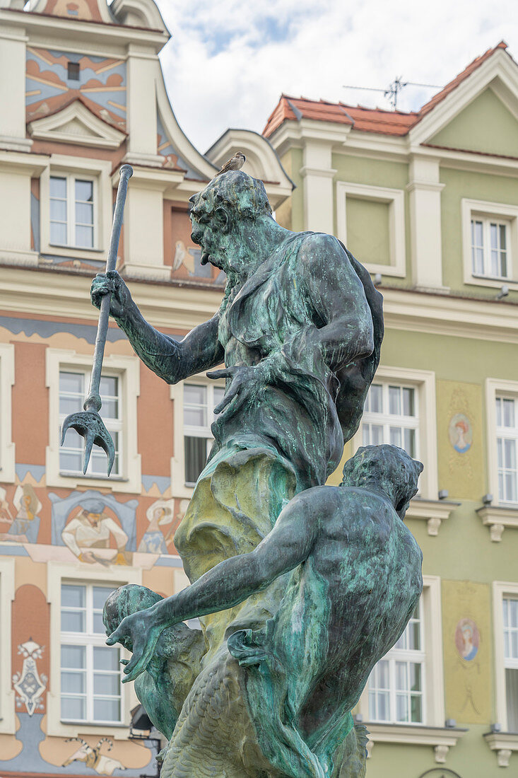 Fountain of Neptune, Old Town Square, Poznan, Poland, Europe