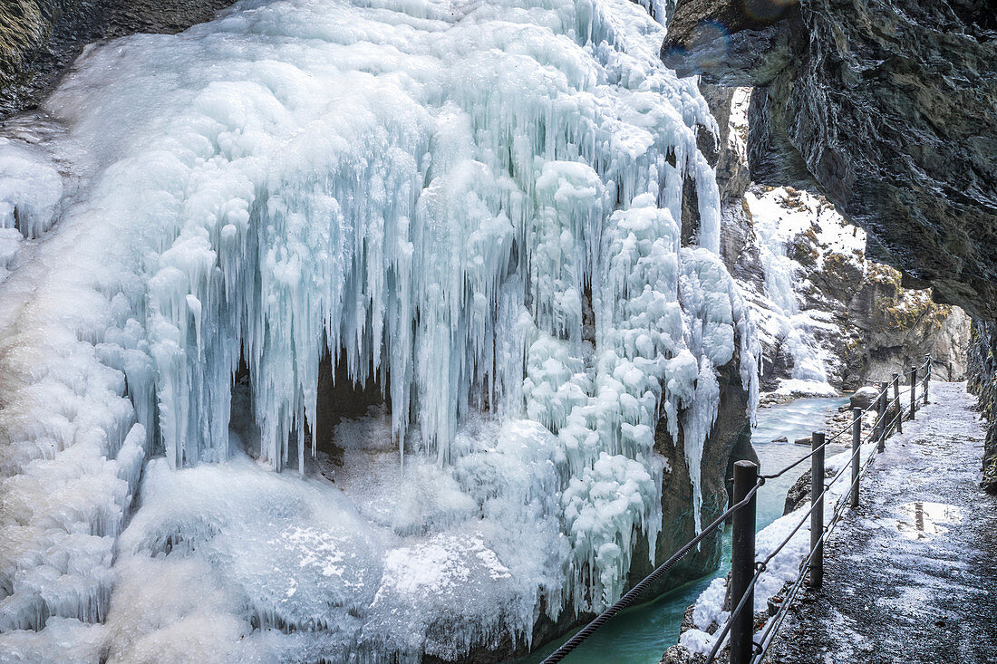 Zugefrorene Partnachklamm, Garmisch-Partenkirchen, Oberbayern, Bayern, Deutschland