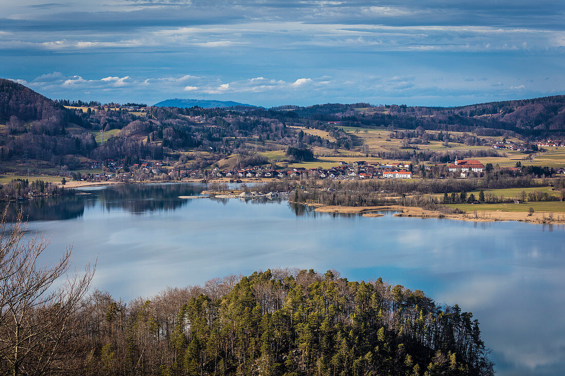 Blick auf Schlehdorf am Kochelsee von der Kesselbergstraße, Kochel am See, Oberbayern, Bayern, Deutschland