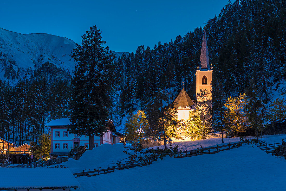 Pilgrimage church Maria Schnee in limestone, Innervillgraten, Villgratental, East Tyrol, Tyrol, Austria