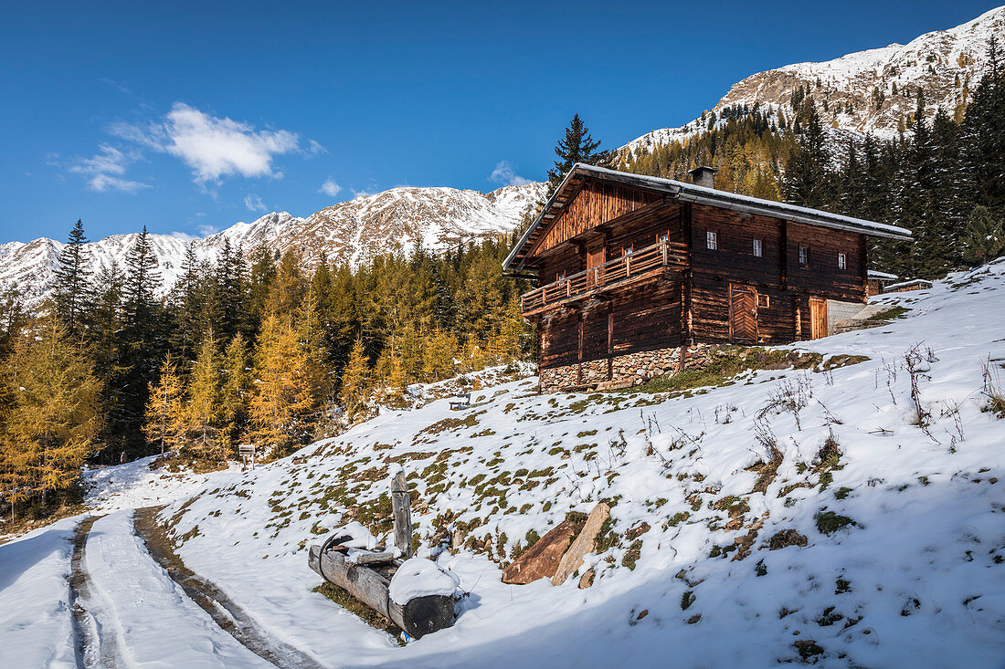 Alte Berghütte auf der Oberstalleralm im Arntal, Innervillgraten, Villgratental, Osttirol, Tirol, Österreich