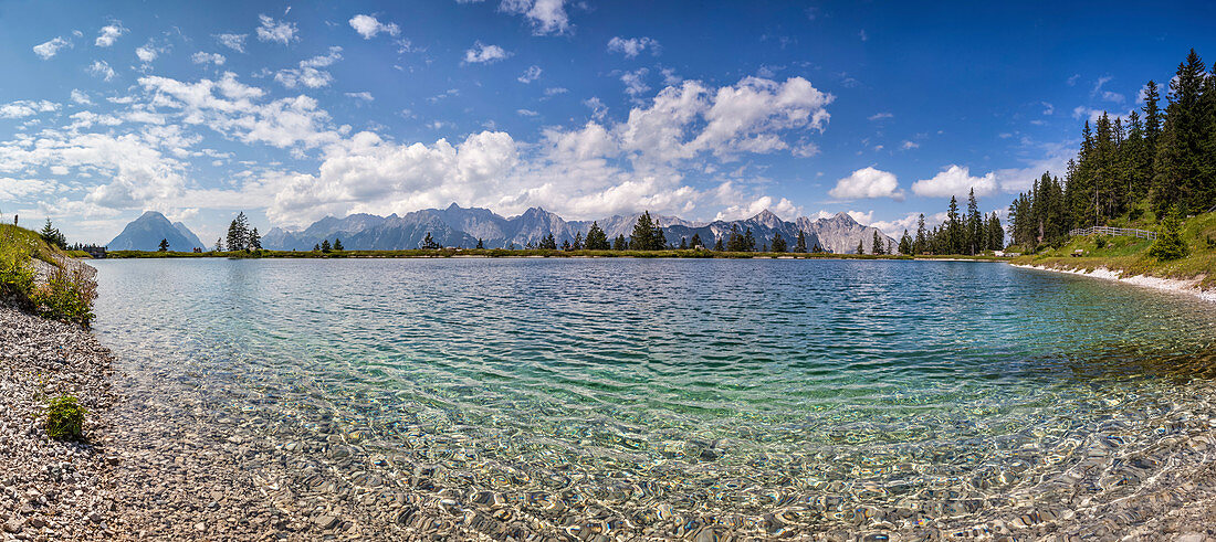 Kaltwassersee oberhalb Seefeld in Tirol, Tirol, Österreich