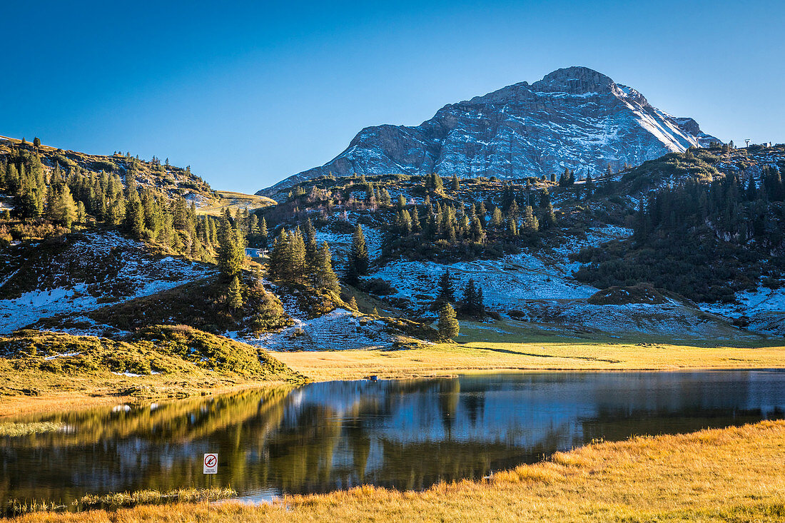 Kalbelesee mit Juppenspitze (2.412 m), Arlberg, Warth, Vorarlberg, Österreich