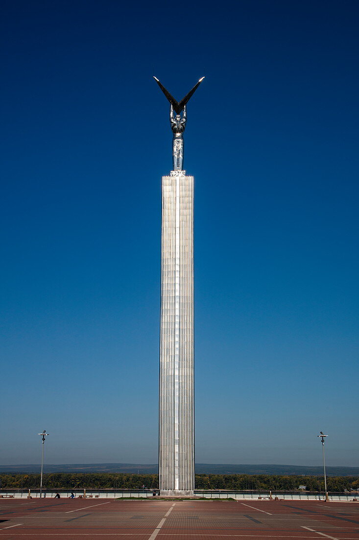 Denkmal des Ruhms gewidmet den Kuybyshev Arbeitern der Flugzeugindustrie, Samara, Bezirk Samara, Russland, Europa