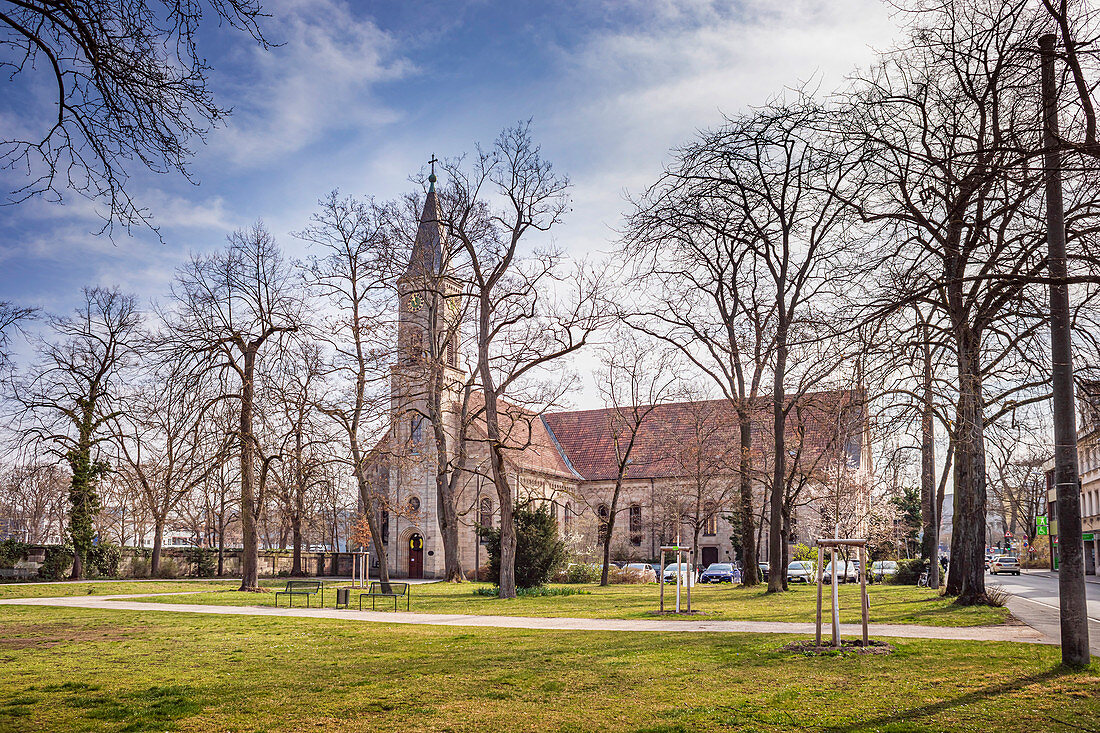Katholischer Kirchenplatz in Erlangen, Mittelfranken, Bayern, Deutschland