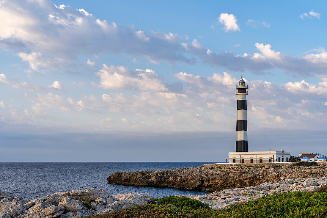 Der Leuchtturm vom Cap d'Artrutx, Ciutadella. Menorca, Balearen, Spanien, Europa