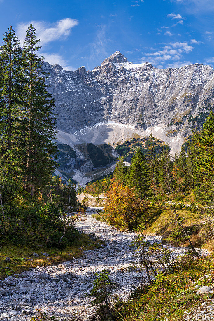 On the way to the Kleiner Ahornboden with a view of the Birkkarspitze, Hinterriß, Karwendel, Tyrol, Austria