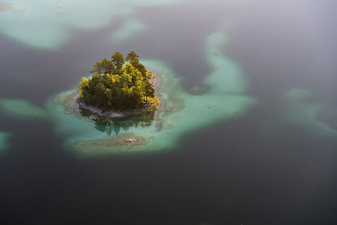 Ludwigsinsel im Eibsee, Bayern, Deutschland