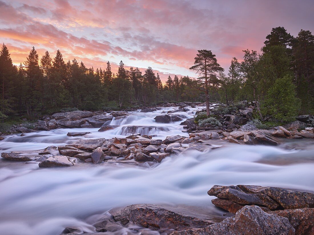 Fluss Saltelva, Saltfjellet-Svartisen, Nordland, Norwegen