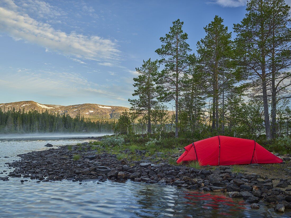 Red tent, Sefrivatnet, Tosfjellet, Nordland, Norway