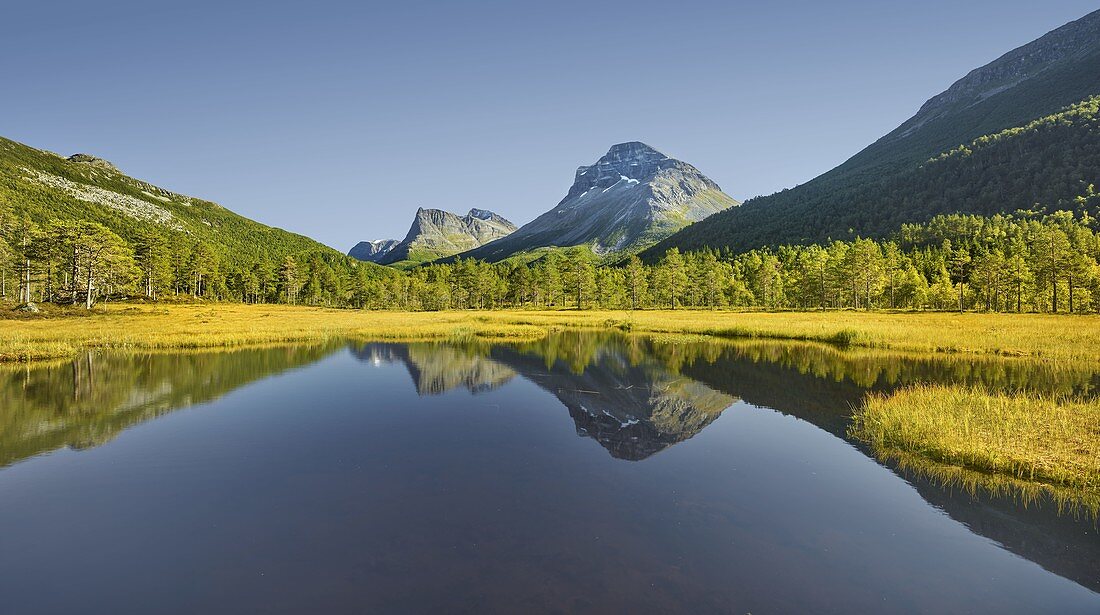 Innerdalstarnet, Skarfjellet, Innerdalen, More og Romsdal, Norway