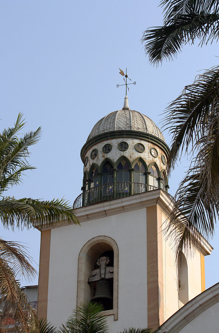 Angola; Provinz Luanda; Luanda; Hauptstadt Angolas; Turm der Kirche Nossa Senhora dos Remedios
