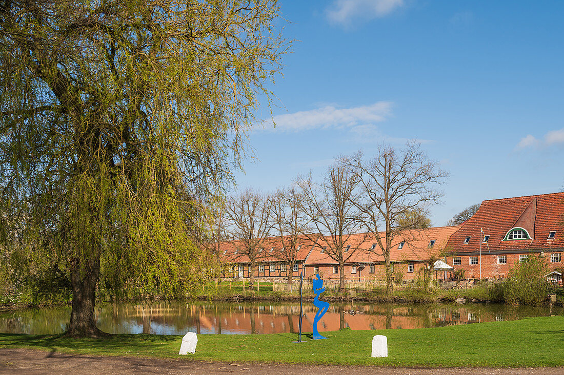 Blick auf den Dorfteich von Basthorst, Herzogtum Lauenburg, Schleswig-Holstein, Deutschland