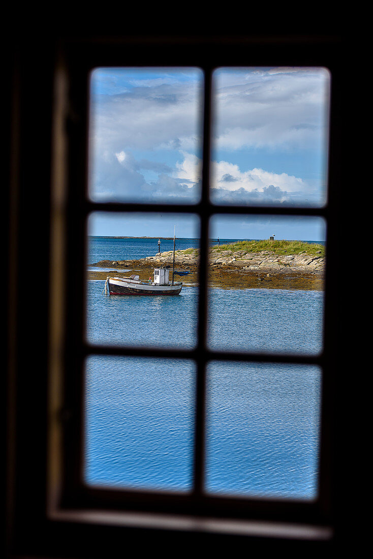 Blick aus Holzhaus, Nes, Insel Vega, Norwegen