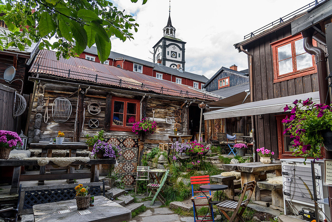 Backyard cafe in the mining town of Røros: Bergstaden (old town), Roros, Norway