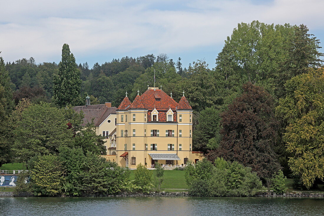 Schloss Garatshausen der Familie Thurn und Taxis, Feldafing, Starnberger See, 5-Seen-Land, Oberbayern, Bayern, Deutschland