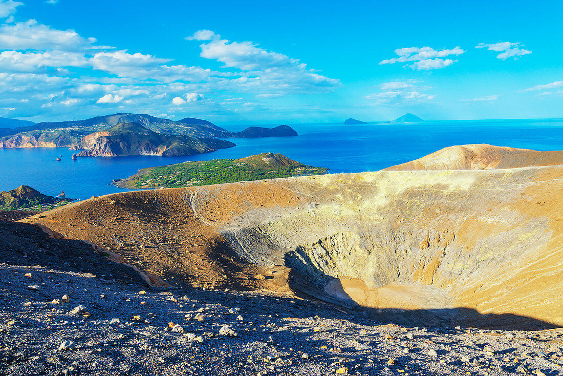 Blick auf den Gran Cratere, Insel Vulcano, Äolische Inseln, Sizilien, Italien, Mittelmeer, Europa