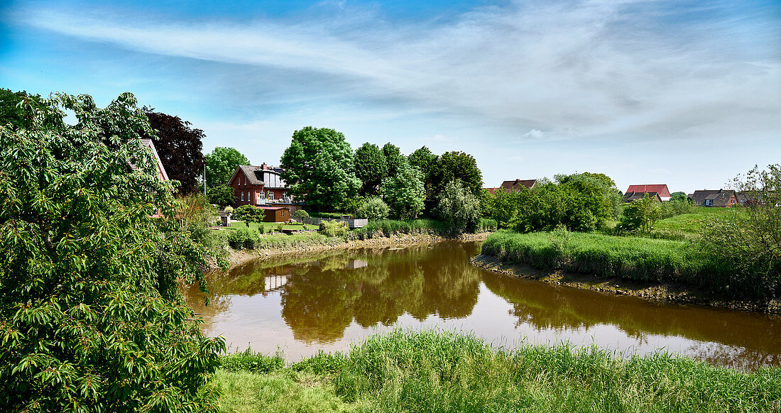 Blick vom Lühedeich auf den Lüheknick bei Grünendeich, Niedersachsen, Deutschland