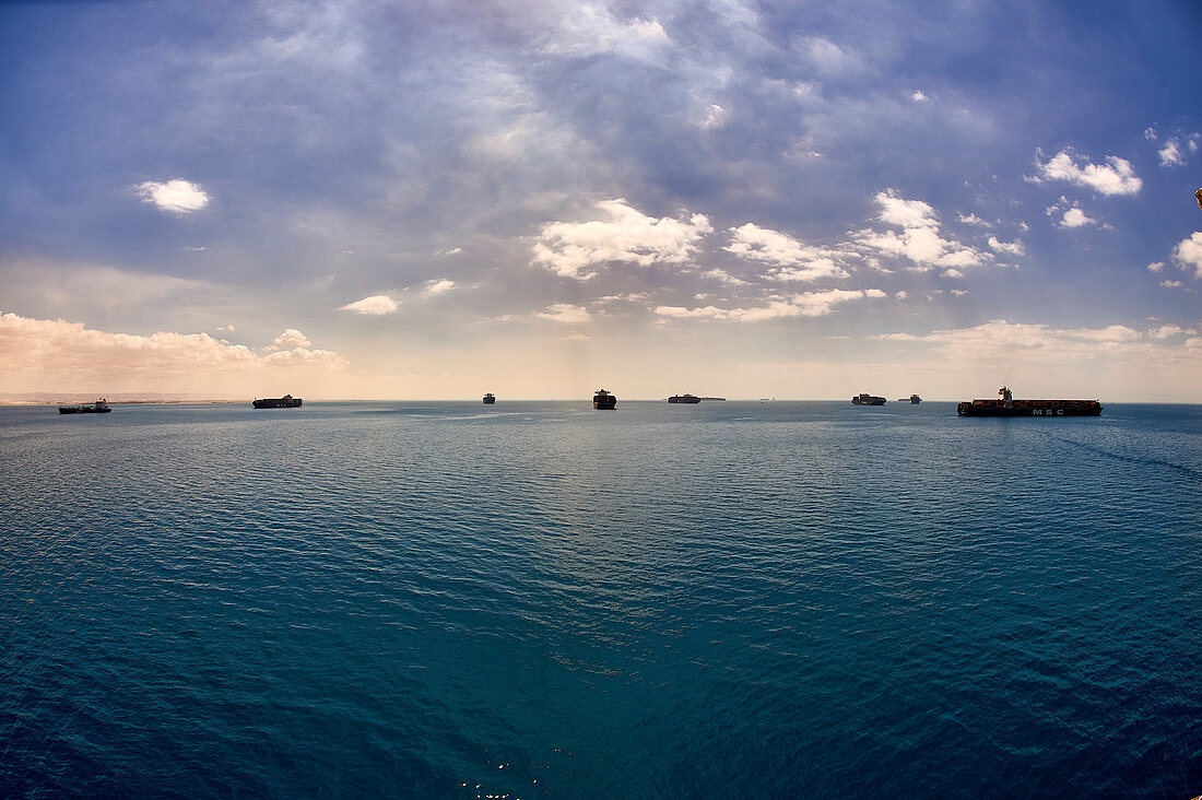 Vor Suez im Suezkanal, Ägypten, Nordafrika, Afrika