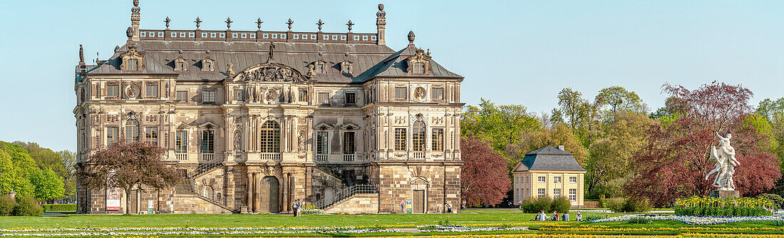 Panorama des Sommerpalais im Großen Garten von Dresden, Sachsen, Deutschland