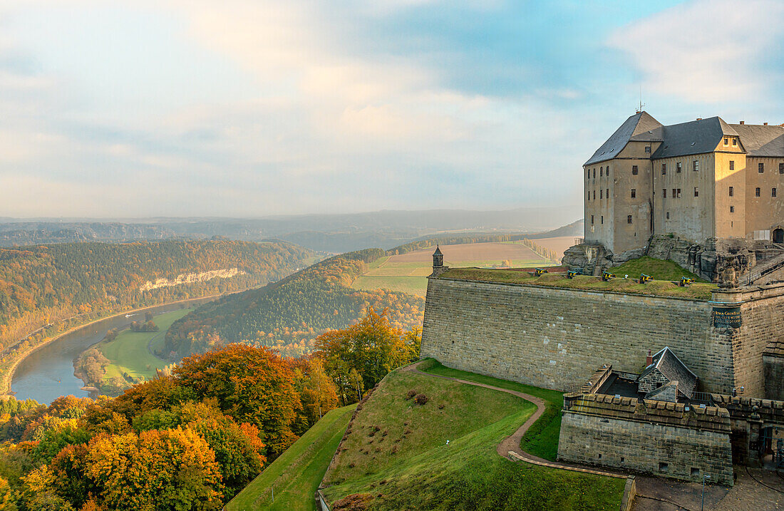 Aussicht von der Festung Königstein im Herbst, Sächsische Schweiz, Sachsen, Deutschland