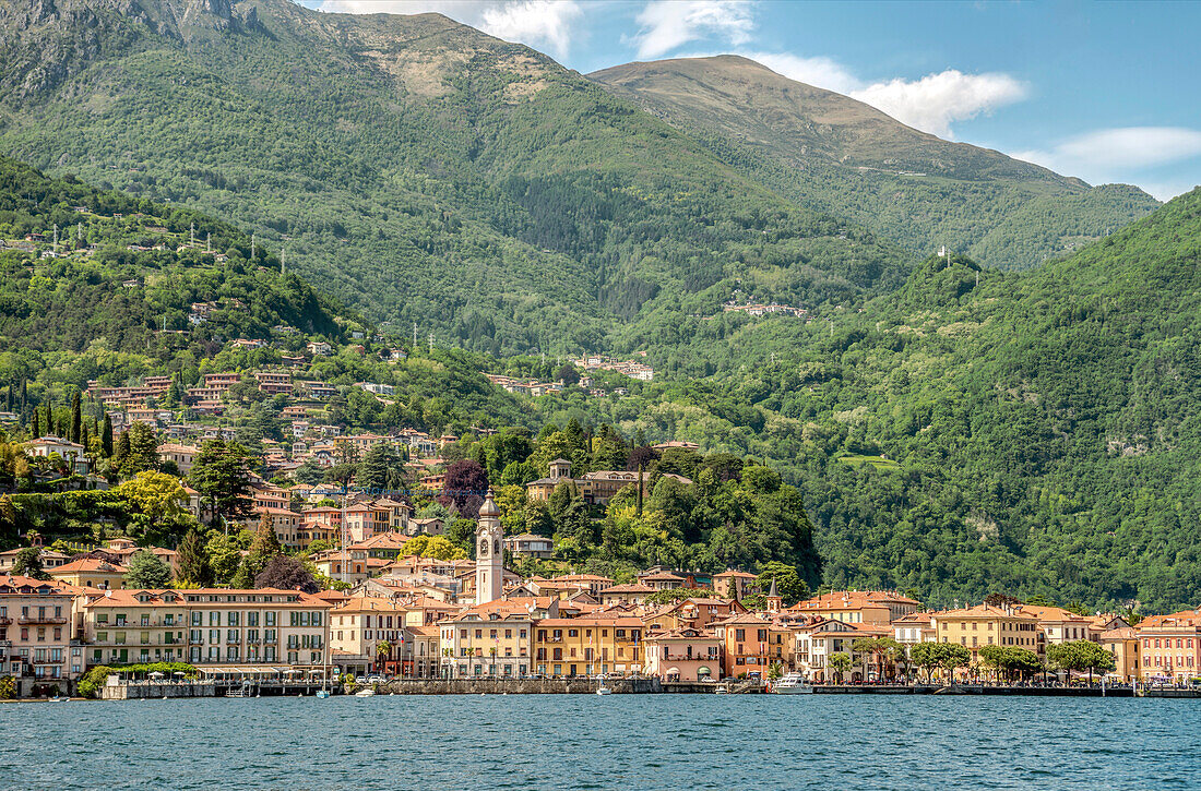 Aussicht auf Menaggio am Comer See, Lombardei, Italien 