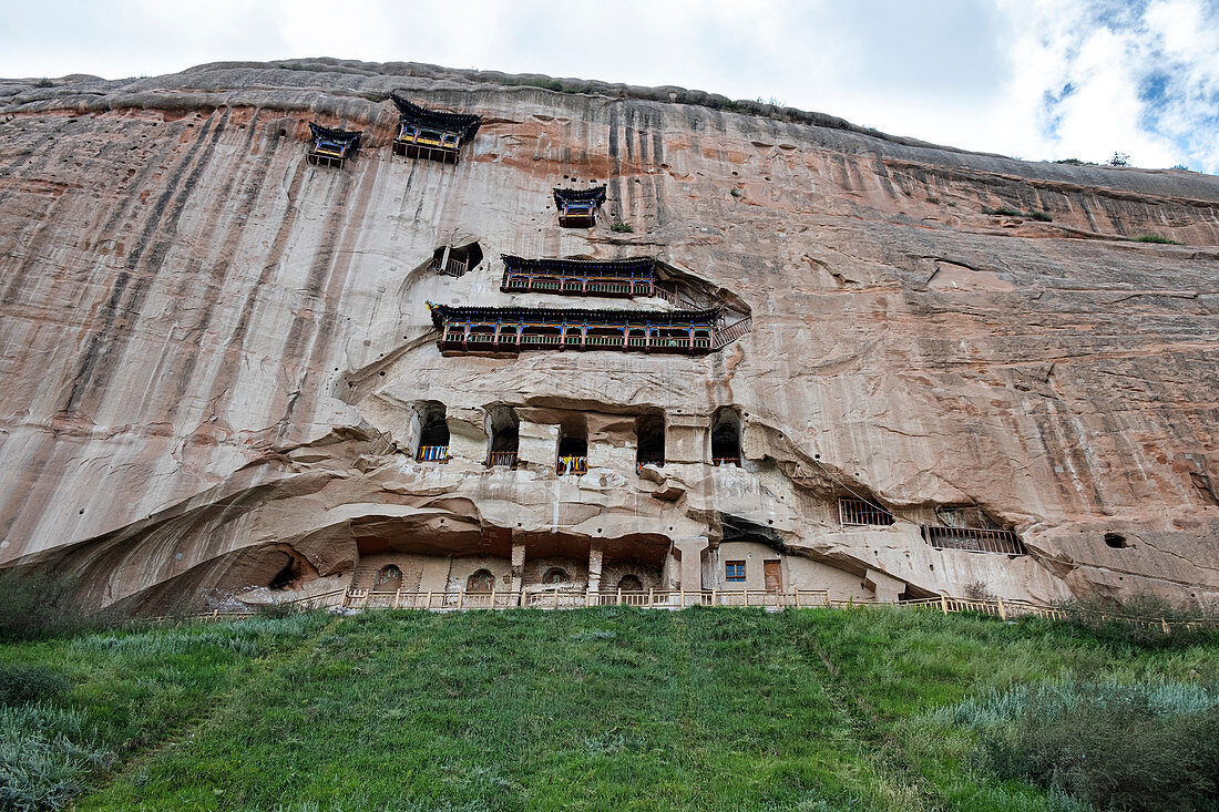 Front view of a temple hollowed in the mountain, Ganzu, China, Asia