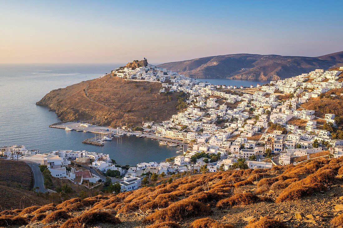 Greece, Dodecanese archipelago, Astypalaia island, Chora, capitale of the island, dominated by the venitian citadel or Querini castle and Pera Gialos, former harbour 