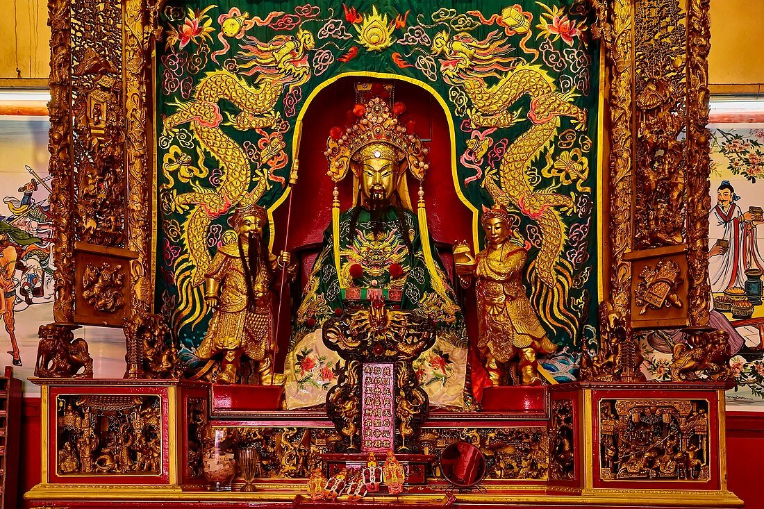 Malaysia, Kuala Lumpur, Chinatown, Guan Di Taoist temple 
