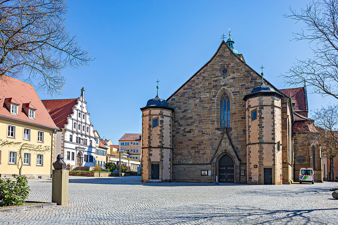 Martin-Luther-Platz und Kirche St. Johannis in Schweinfurt, Bayern, Deutschland