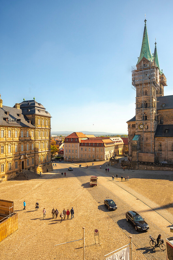 Germany, Bavaria, Bamberg, Town square with majestic cathedral