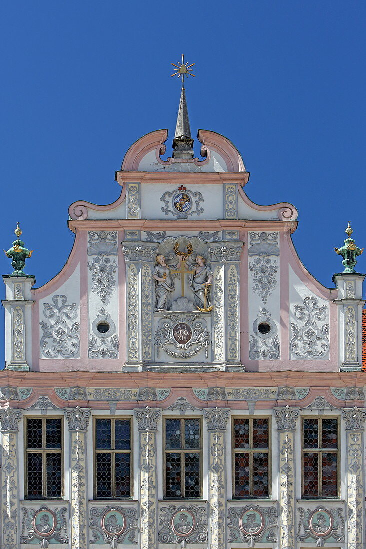 Hauptplatz mit der Fassade des Rathauses von Dominikus Zimmermann, Landsberg am Lech, Oberbayern, Bayern, Deutschland