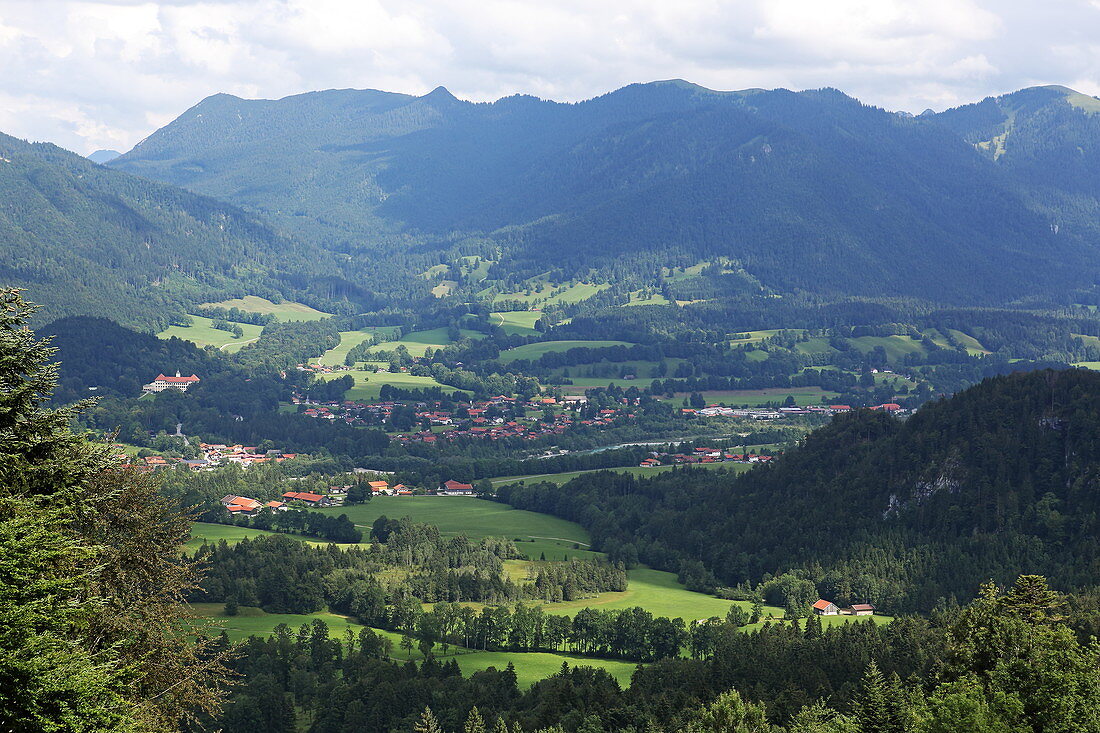Blick vom Brauneck auf Lenggries, Isarwinkel, Oberbayern, Bayern, Deutschland