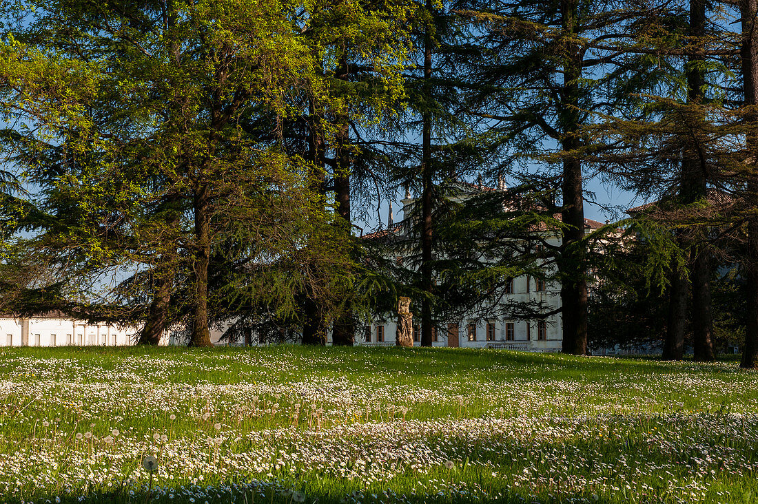 Der Park der Villa Manin, eine venezianische Villa aus dem 17. Jahrhundert, Provinz Udine, Friaul-Julisch Venetien, Italien