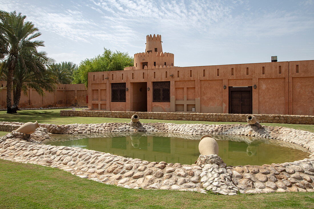 Gärten des Sheikh Zayed Palace Museum (Al Ain Palace Museum), Al Ain, Abu Dhabi, Vereinigte Arabische Emirate, Naher Osten