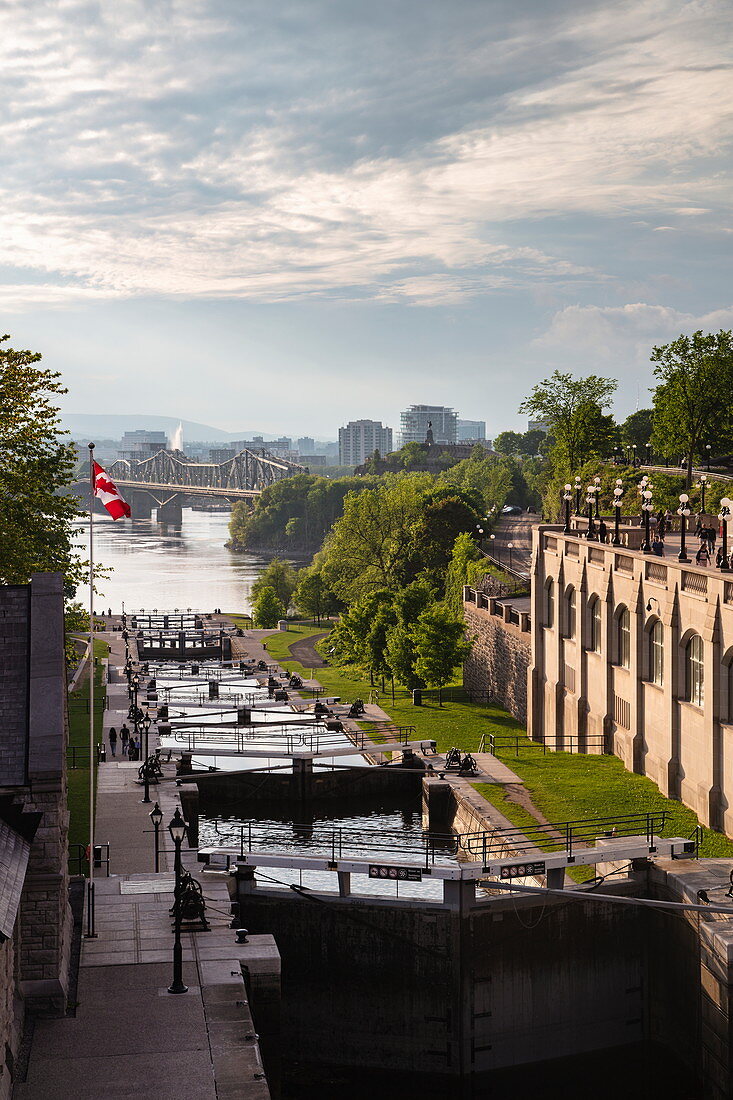 Blick auf die Rideau-Schleusen am Rideau-Kanal, Ottawa, Ontario, Kanada, Nordamerika