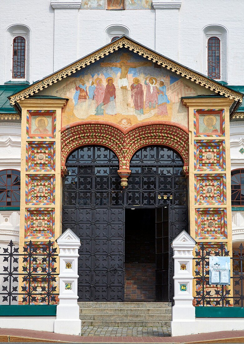 Eingang zur Prophet-Elija-Kathedrale in Jaroslawl, Unesco-Welterbe, Wolga, Goldener Ring, Oblast Jaroslawl, Russland, Europa