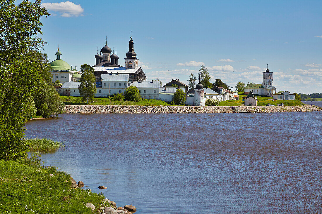 Monastery complex and village Gorizy near Kirillow, Goritsy Resurrection Monastery, Goritsy, Scheksna, Volga-Baltic Canal, Vologda Oblast, Russia, Europe